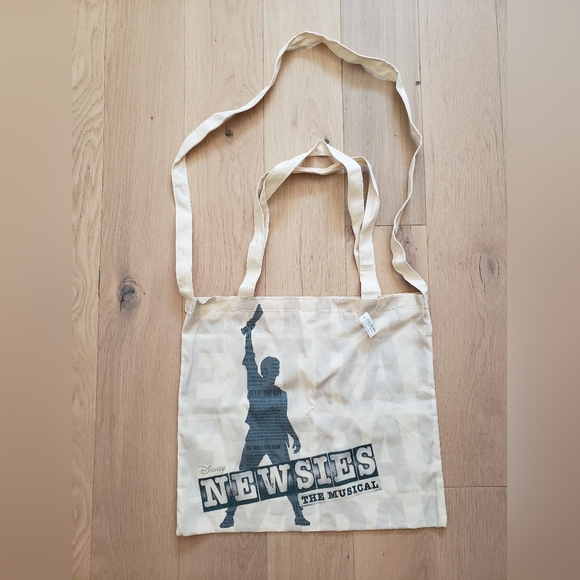 NEW Disney's Newsies Canvas Bag - Picture 2 of 3